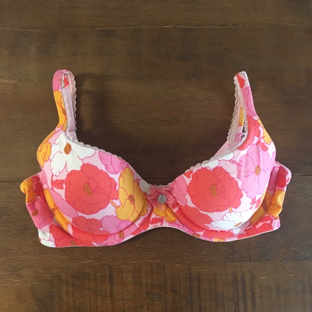 EUC Body by Victoria 32C lined demi bra - floral